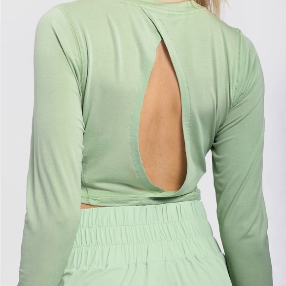 Mono B Tencel Open Overlay Back Long Sleeve Top - Picture 4 of 4